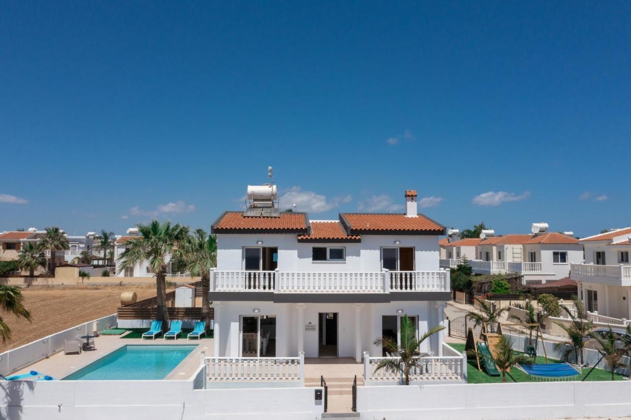Suncity Boutique Seafront Villa *