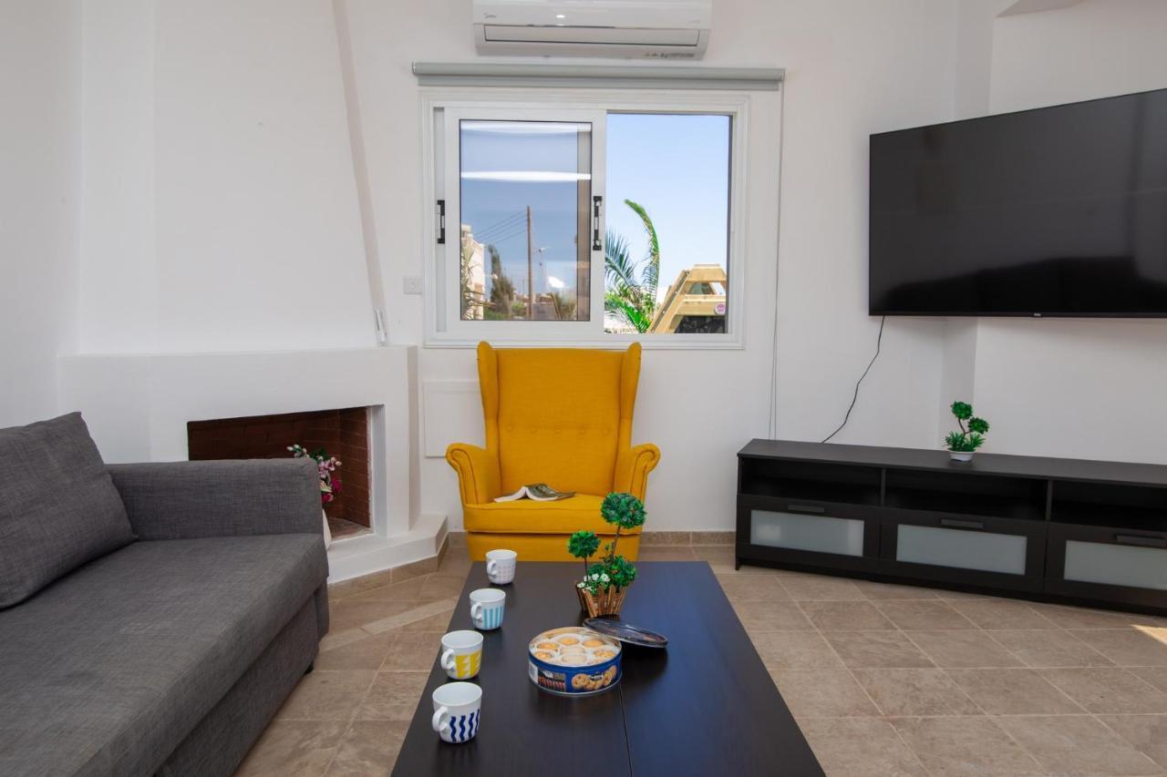 Suncity Boutique Seafront Villa *
